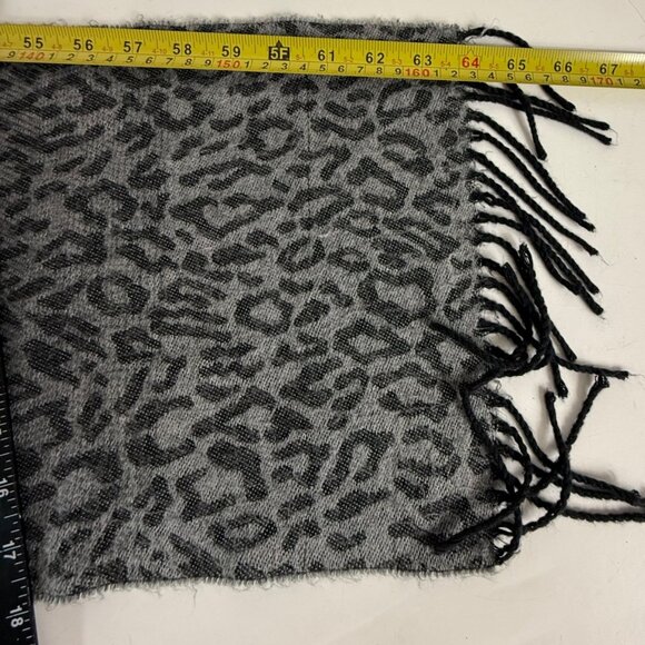 Cejon Womens Italian Scarf Grey Leopard Print Winter Warm Fringe Accent - Picture 9 of 11